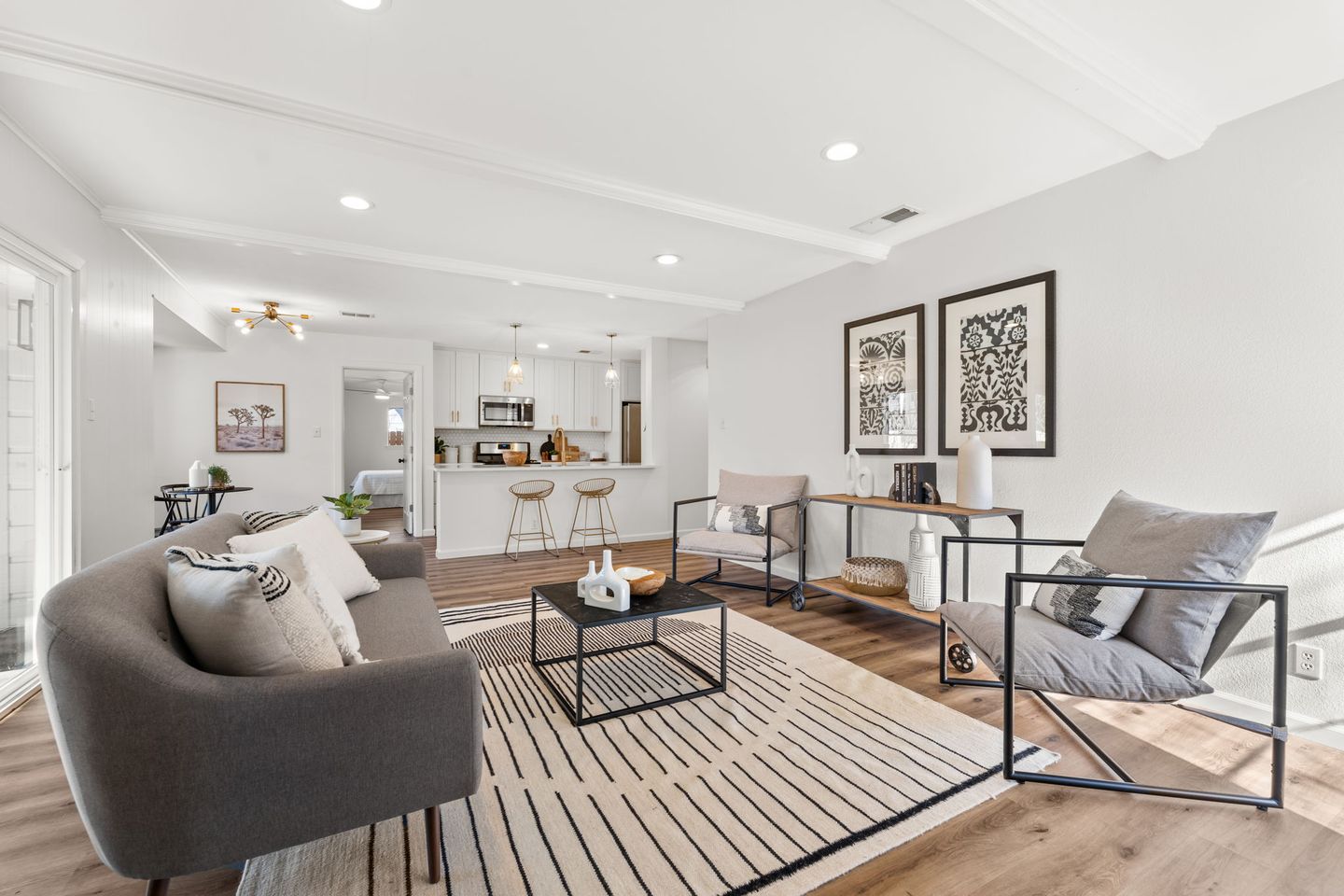 7-web-or-mls-2705-ashdale-dr-(13-of-26).jpg