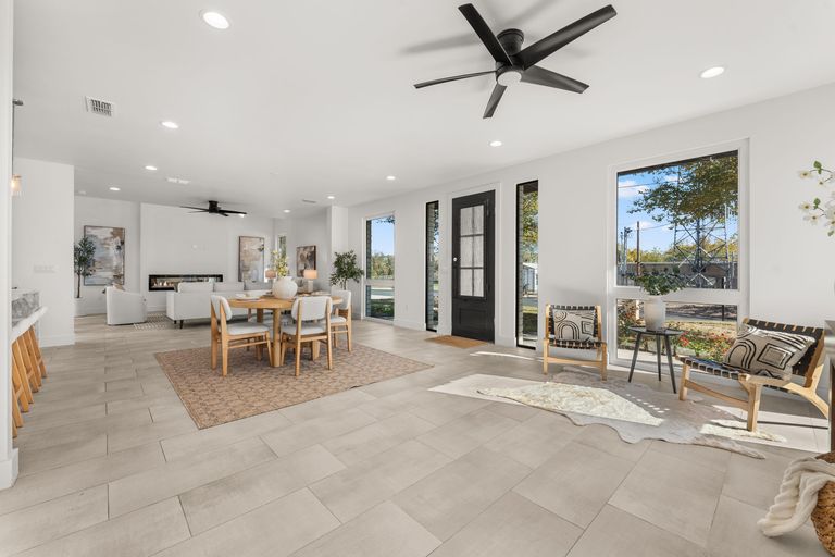 7-web-or-mls-3814-wadford-st-(2-of-36).jpg