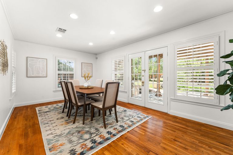 7-web-or-mls-5401-shoal-creek-blvd-6.jpg
