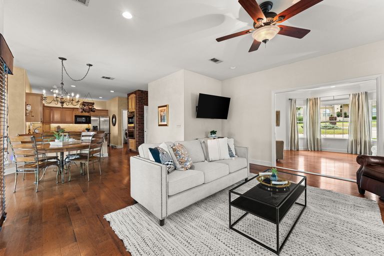7-web-or-mls-558-peterson-ln-8.jpg