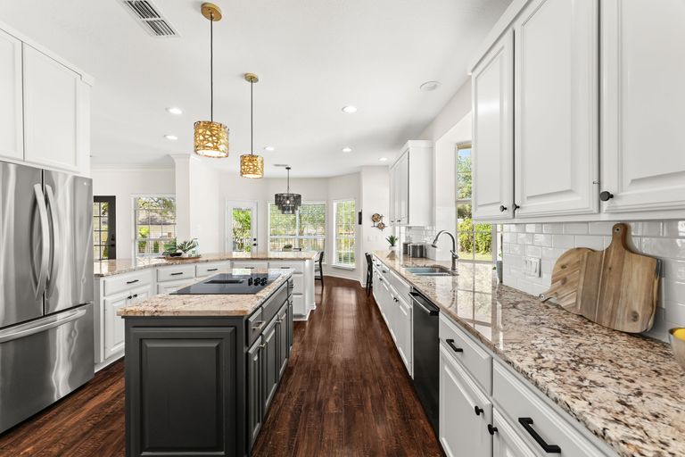 7-web-or-mls-6-dovedale-cove-9.jpg
