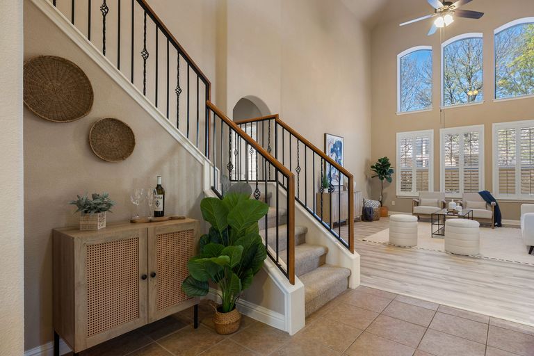 7-web-or-mls-801-zappa-dr-kcp-031226---116.jpg