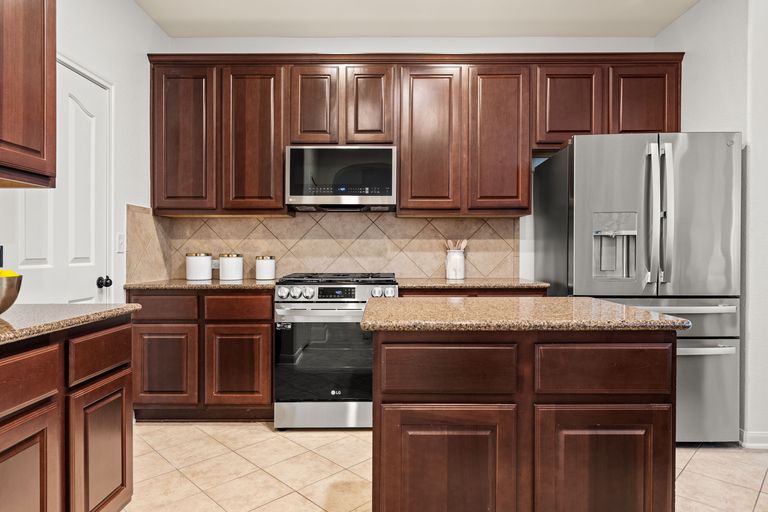 7-web-or-mls-8300-alophia-dr-15.jpg