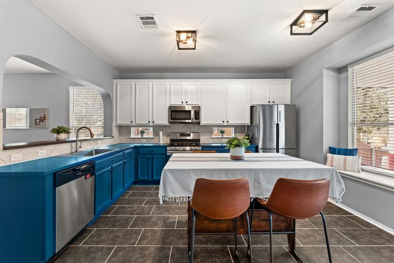 7-web-or-mls-8622-brock-cir-22-1739295957.jpg