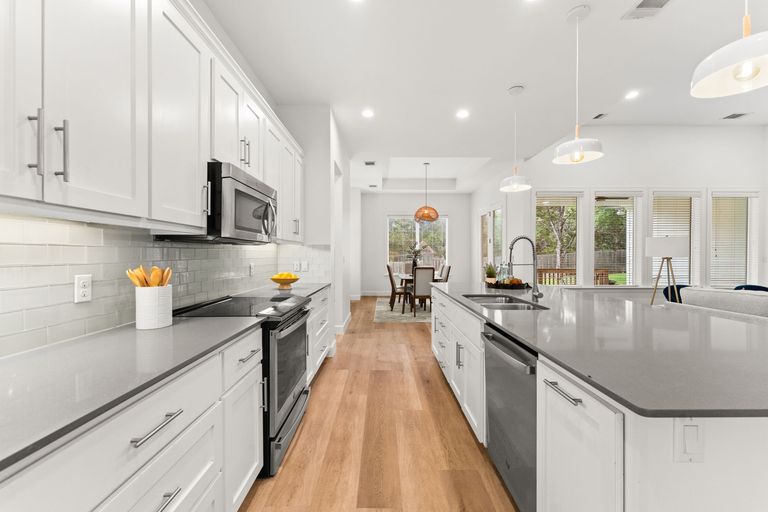 7-web-or-mls-900-lipan-trail-15.jpg