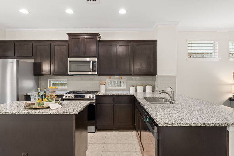 7-web-or-mls-9528-hunter-ln-12-1746648455.jpg