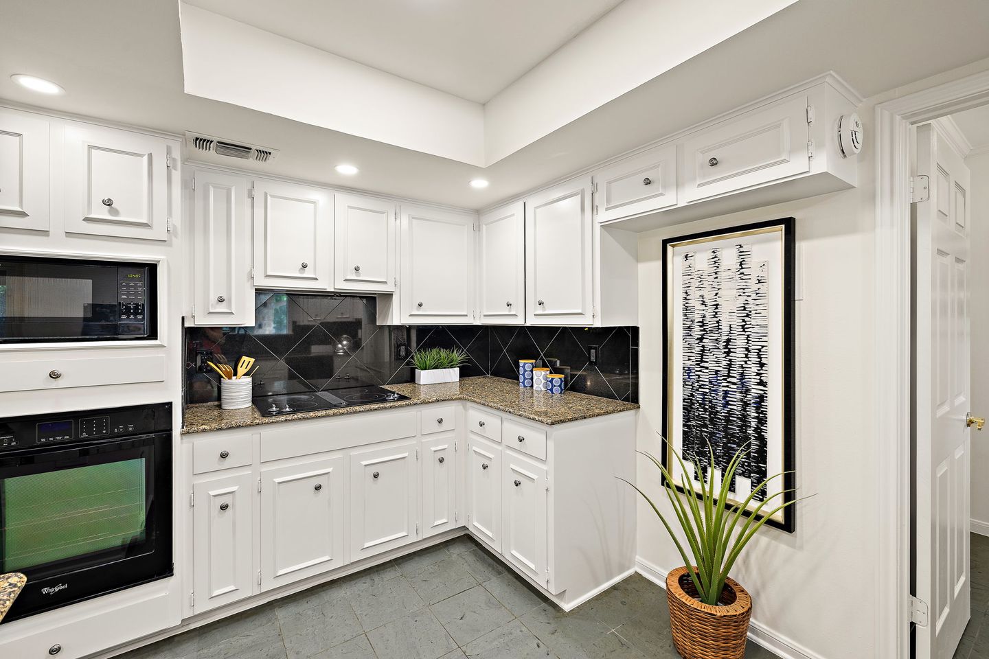 76fbbc51-22-web-or-mls-4503-small-dr-kcp-060324-224.jpg