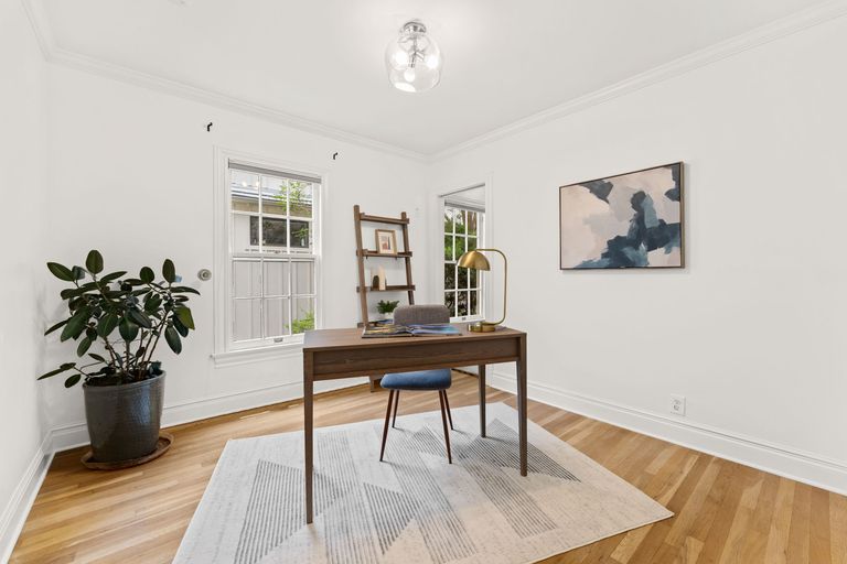 7d96dcf4-14-web-or-mls-1703-w-31st-st-4-of-4.jpg