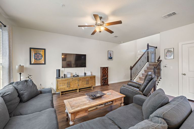 8-web-or-mls-1101-e-parmer-ln-318-kcp-011926---73.jpg