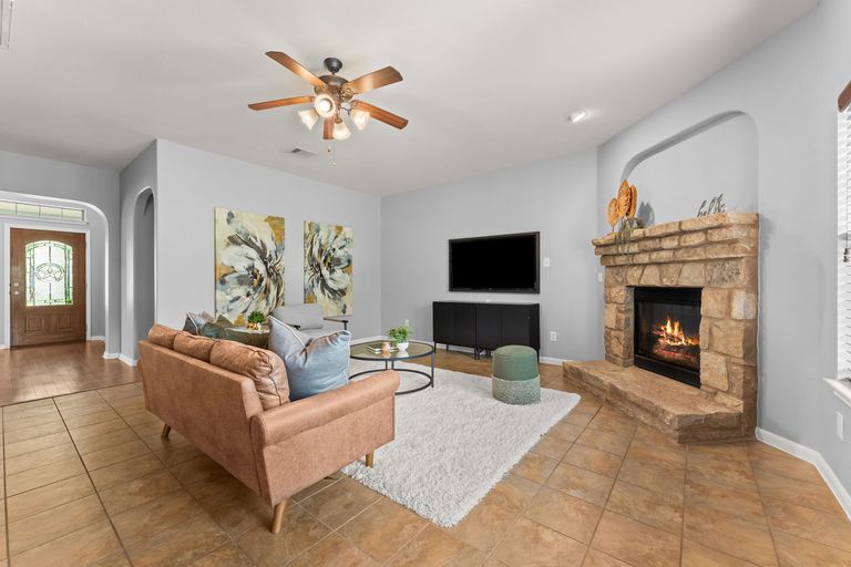 8-web-or-mls-11205-cap-stone-dr-12.jpg