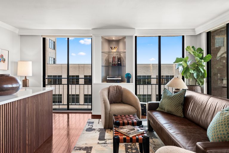 8-web-or-mls-1122-colorado-st-1202-13.jpg
