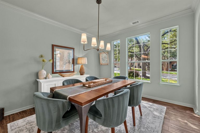 8-web-or-mls-11314-pebble-garden-ln-(1-of-1).jpg