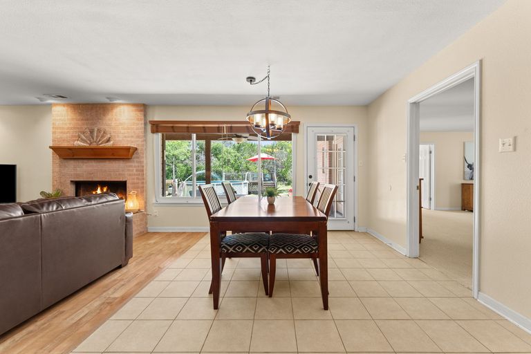 8-web-or-mls-11551-farm-to-market-32-9.jpg