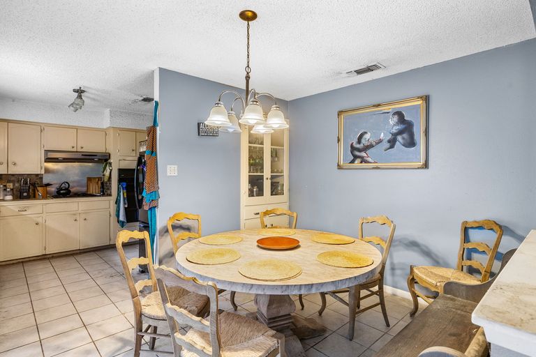 8-web-or-mls-11604-oak-trail-kcp-042924---56-1720978348.jpg