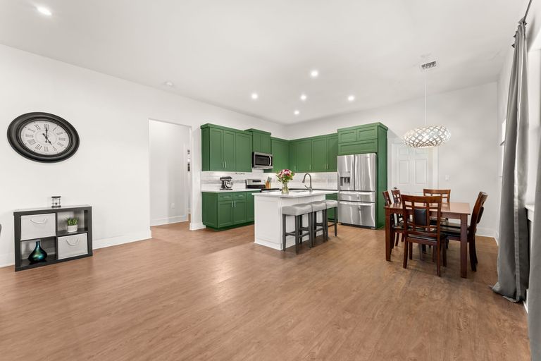 8-web-or-mls-120-meadowood-dr-17-1745433852.jpg