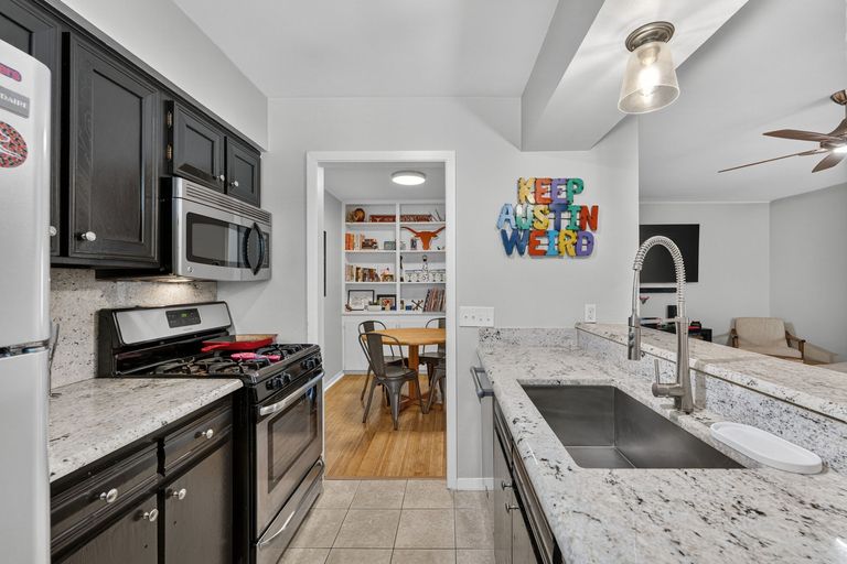8-web-or-mls-1240-barton-hills-dr-206-(10-of-23).jpg