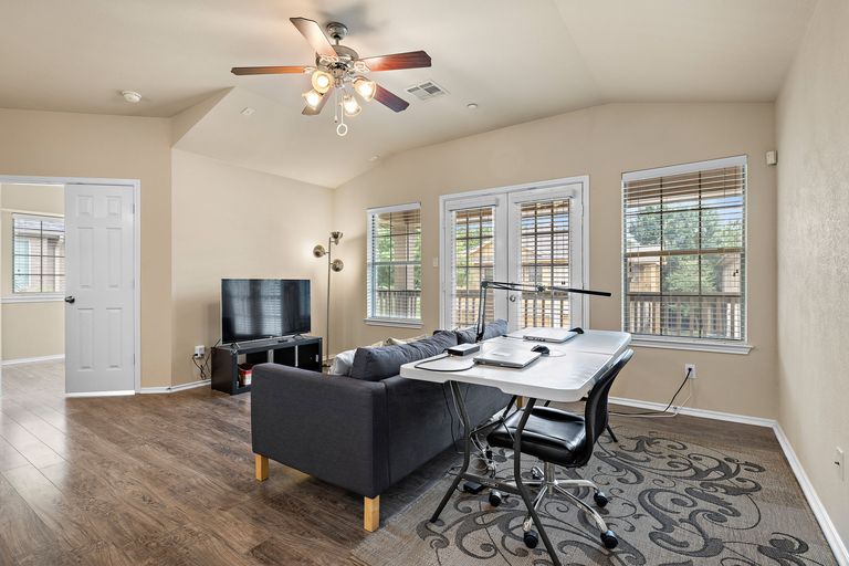 8-web-or-mls-1310-w-parmer-ln,-2401-kcp-052324---70.jpg