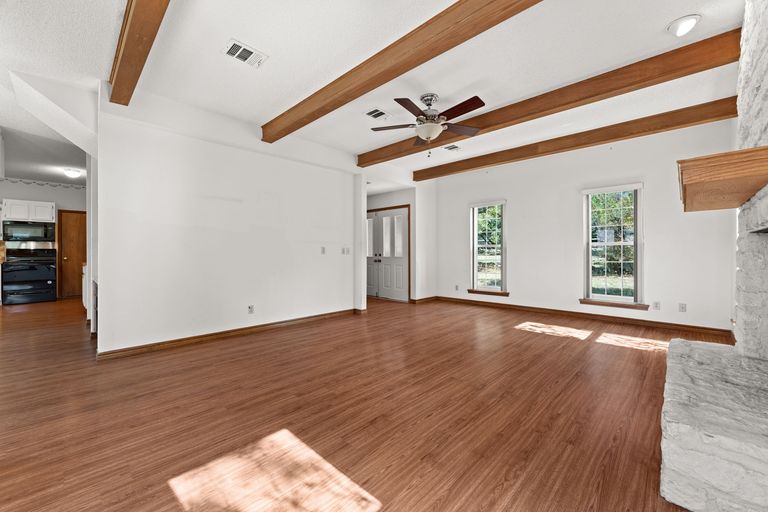 8-web-or-mls-13104-s-ridge-cir-15-1731615703.jpg