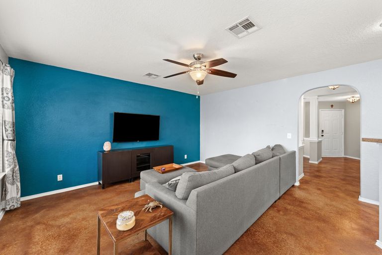 8-web-or-mls-15216-parrish-ln-6.jpg