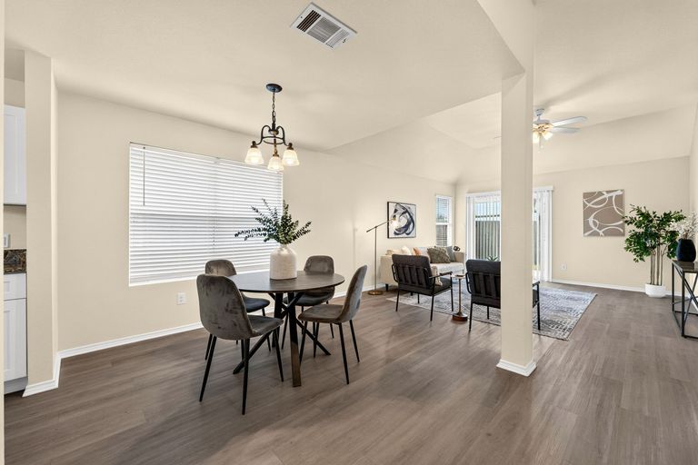 8-web-or-mls-1604-southwestern-trail-(10-of-25).jpg