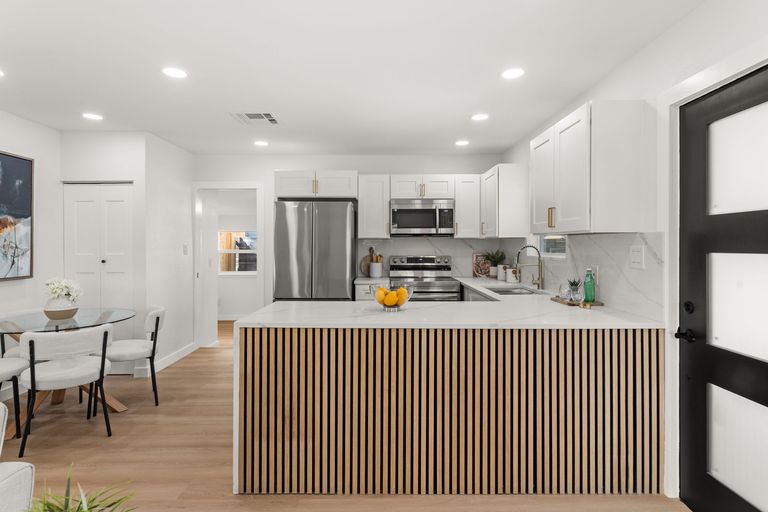 8-web-or-mls-1708-adina-st-10.jpg