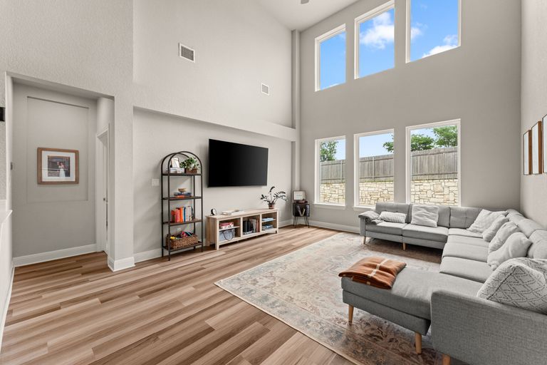 8-web-or-mls-250-eagle-mountain-trl-9.jpg