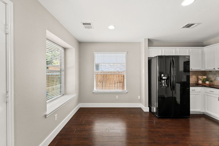 8-web-or-mls-2500-wilma-rudolph-rd-16.jpg