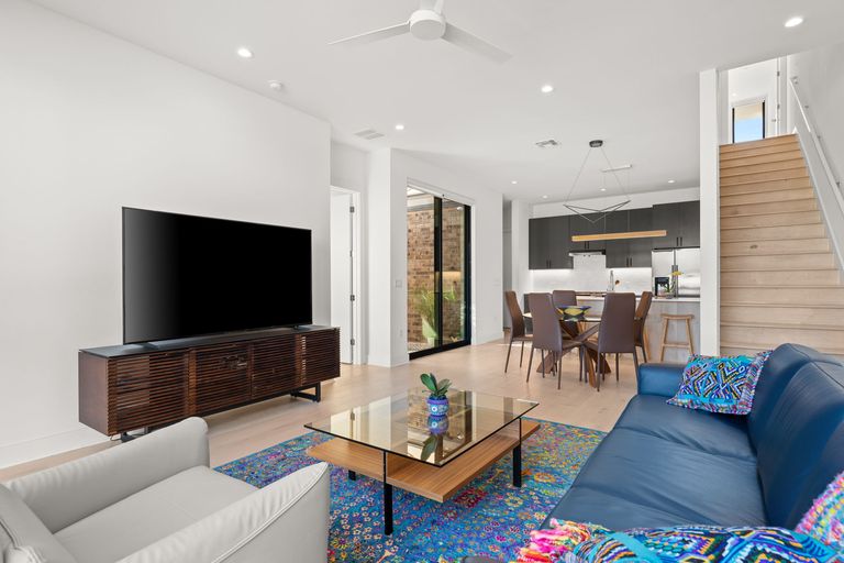 8-web-or-mls-2524-doc-reeves-st-(17-of-30).jpg