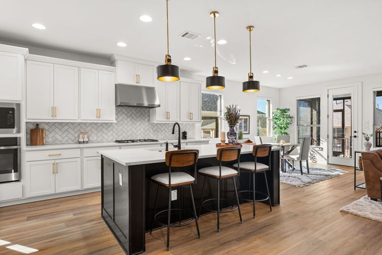 8-web-or-mls-3234-amore-way-(8-of-30).jpg
