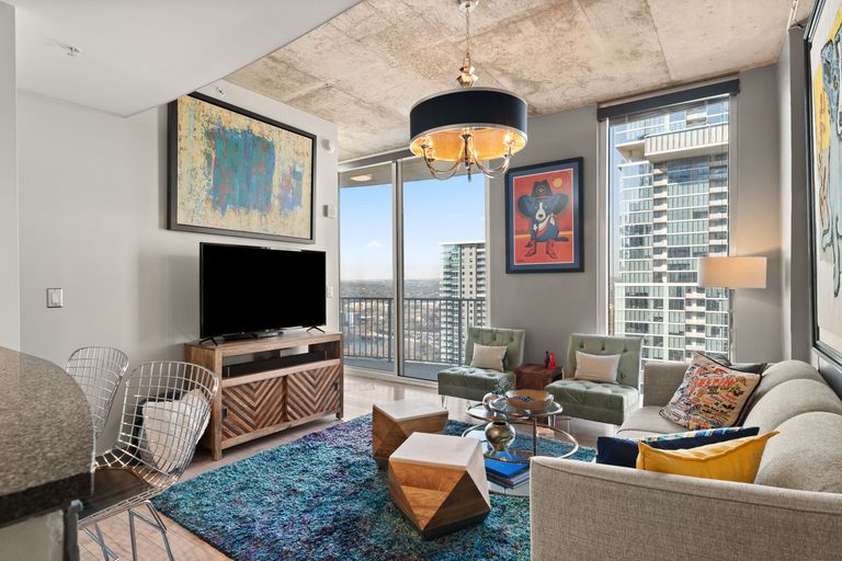 8-web-or-mls-360-nueces-st-2408-(6-of-38).jpg