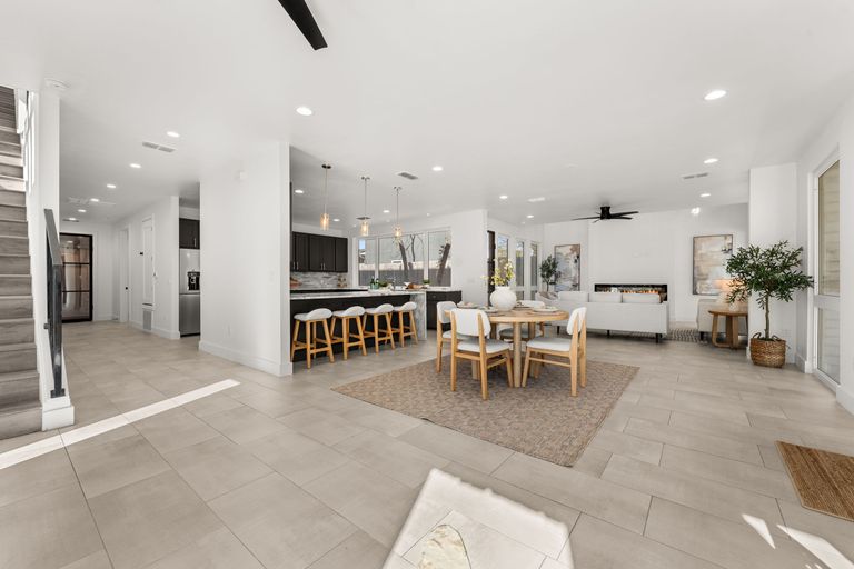 8-web-or-mls-3814-wadford-st-(1-of-36).jpg