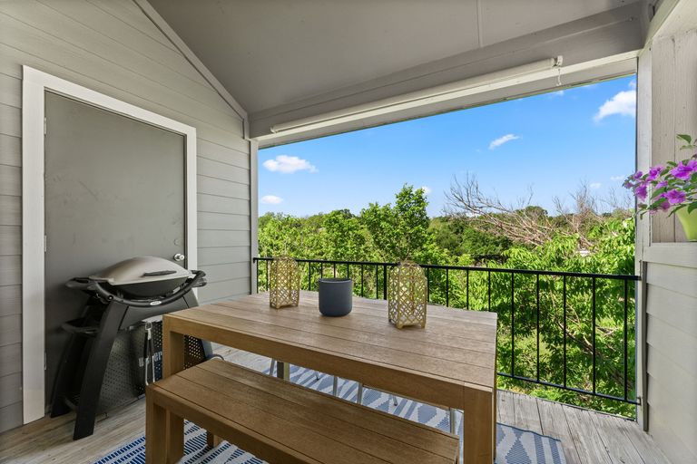 8-web-or-mls-4002-shoal-creek-blvd-b-(13-of-25).jpg