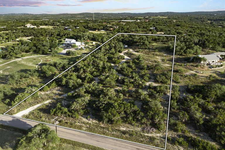 8-web-or-mls-5601-w-fitzhugh-rd-(3-of-24).jpg