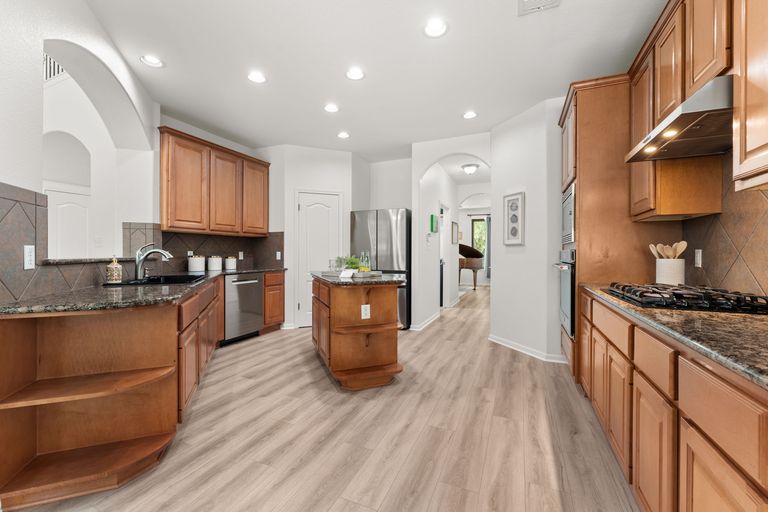 8-web-or-mls-6808-magenta-ln-(15-of-31).jpg
