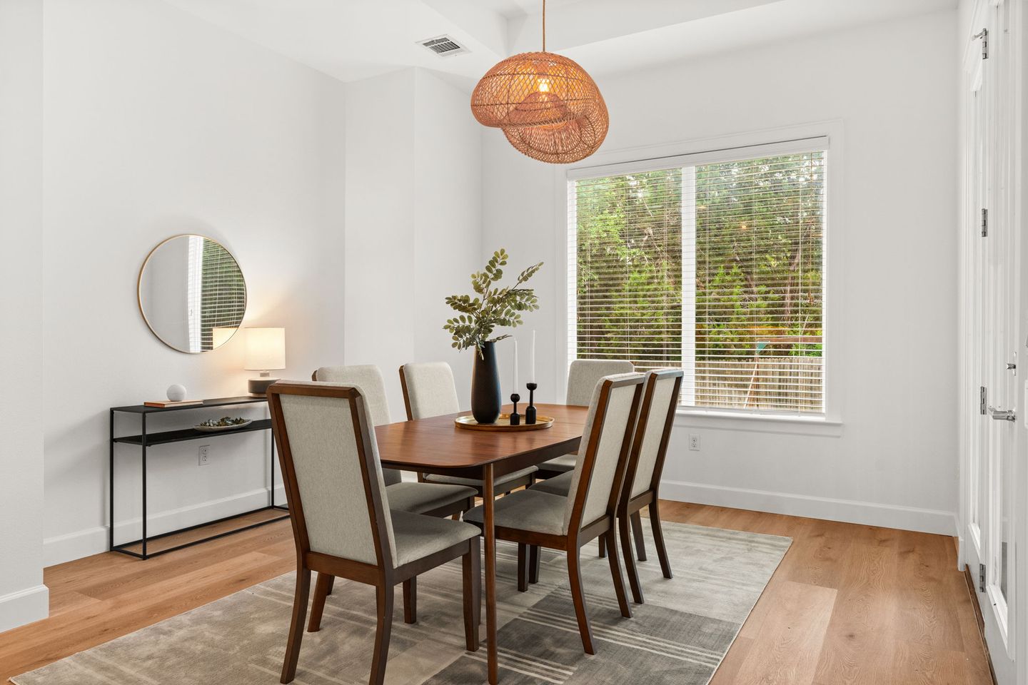 8-web-or-mls-900-lipan-trail-18.jpg