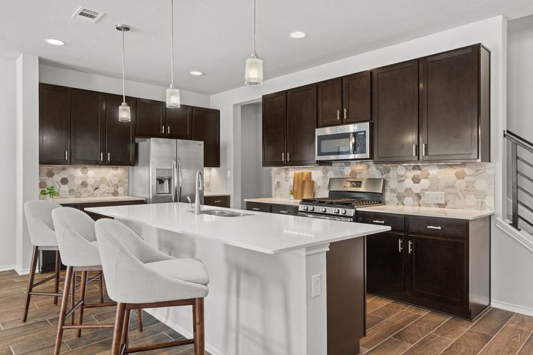 8-web-or-mls-9104-moonstone-dr-6.jpg