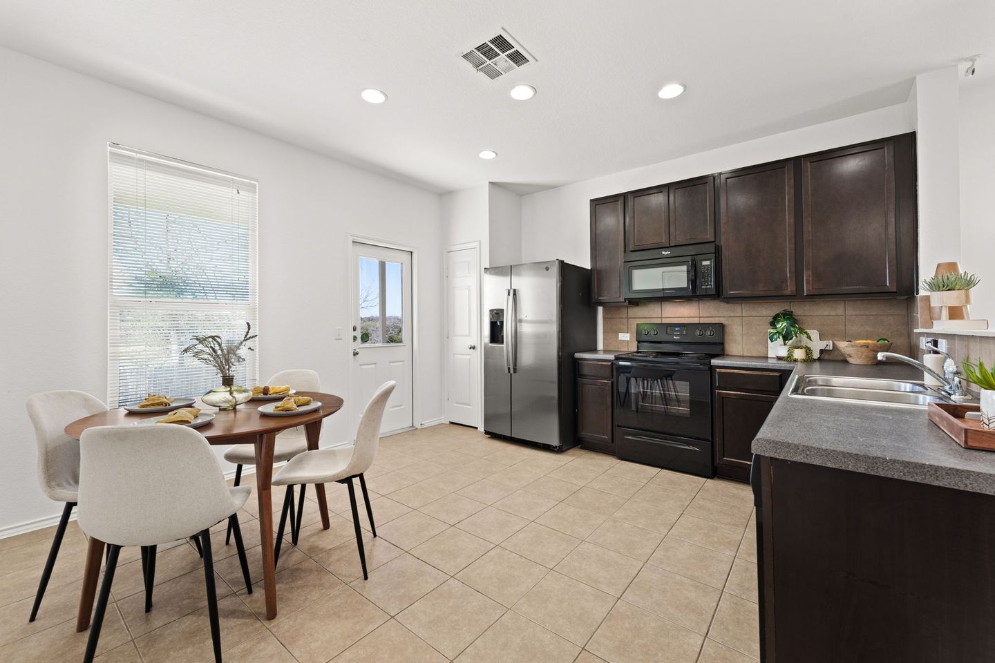 8-web-or-mls-9217-southwick-dr-8-1741818257.jpg