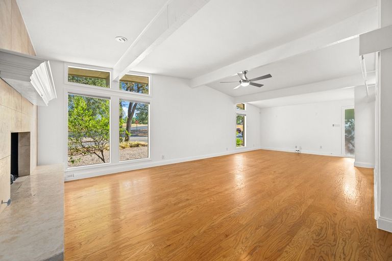 833_east_38th_street_0011.jpeg