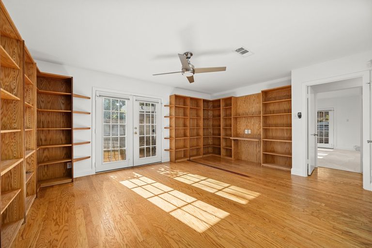833_east_38th_street_0017.jpeg
