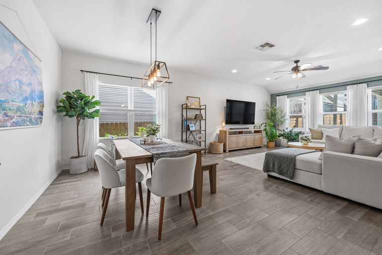 9-sqft-0091.jpg
