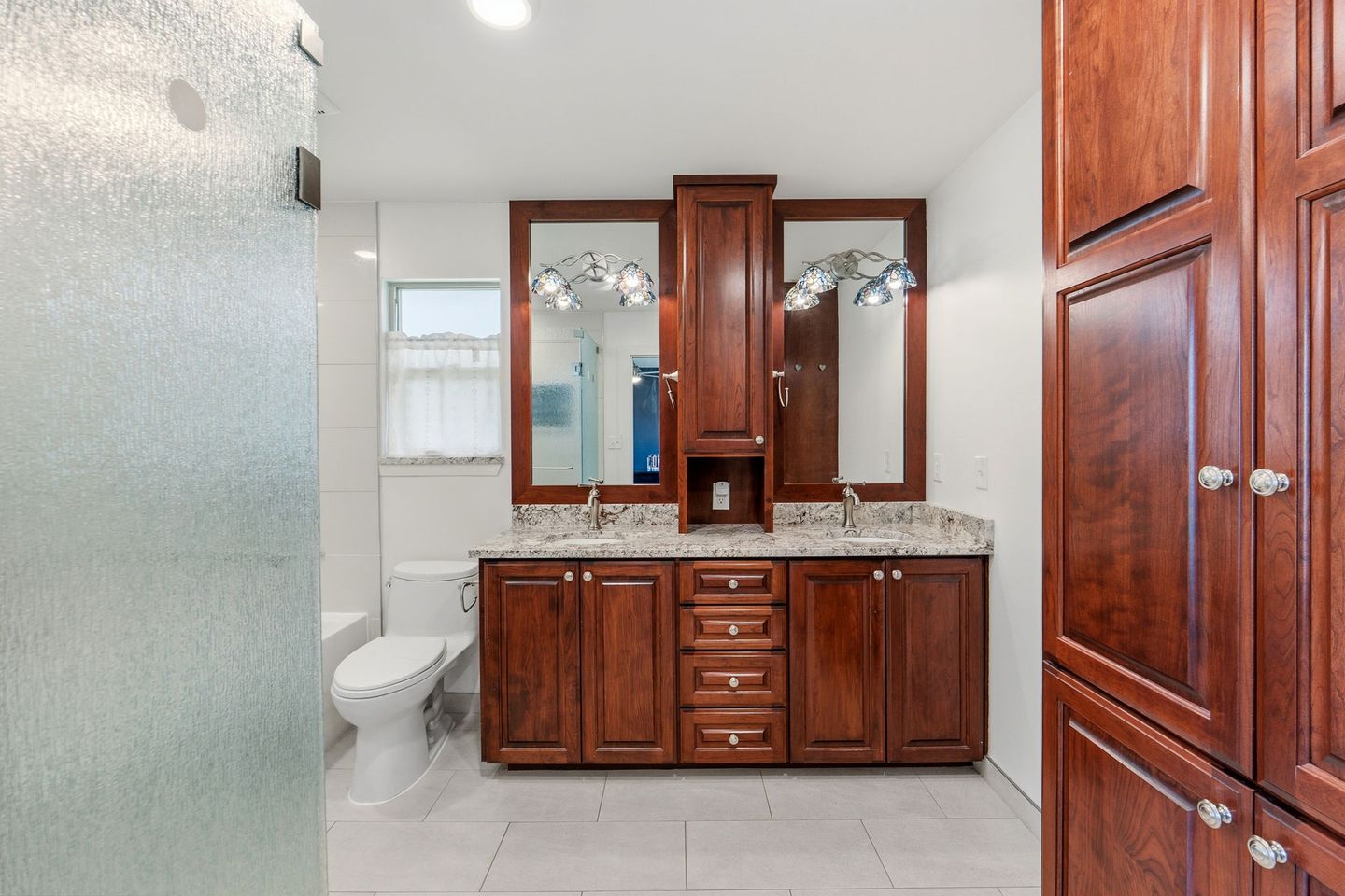 9-sqft-0767.jpg