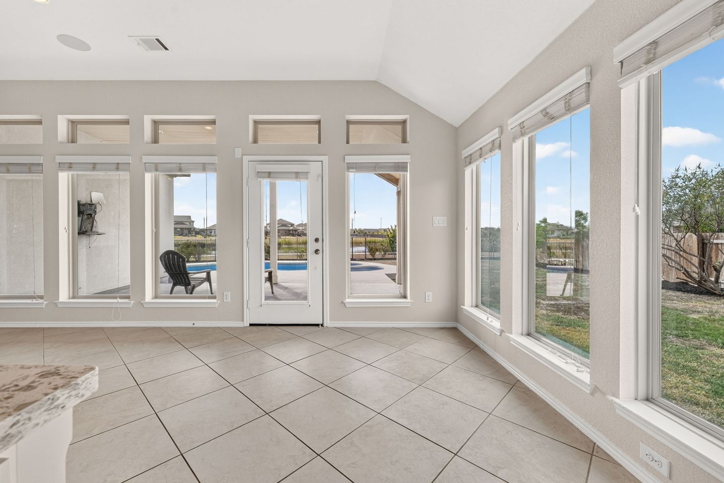 9-web-or-mls-13833-arbor-hill-cove-(12-of-37).jpg