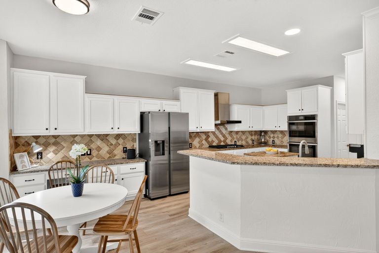 9-web-or-mls-1612-fall-creek-drive-(18-of-35)-1776192536.jpg