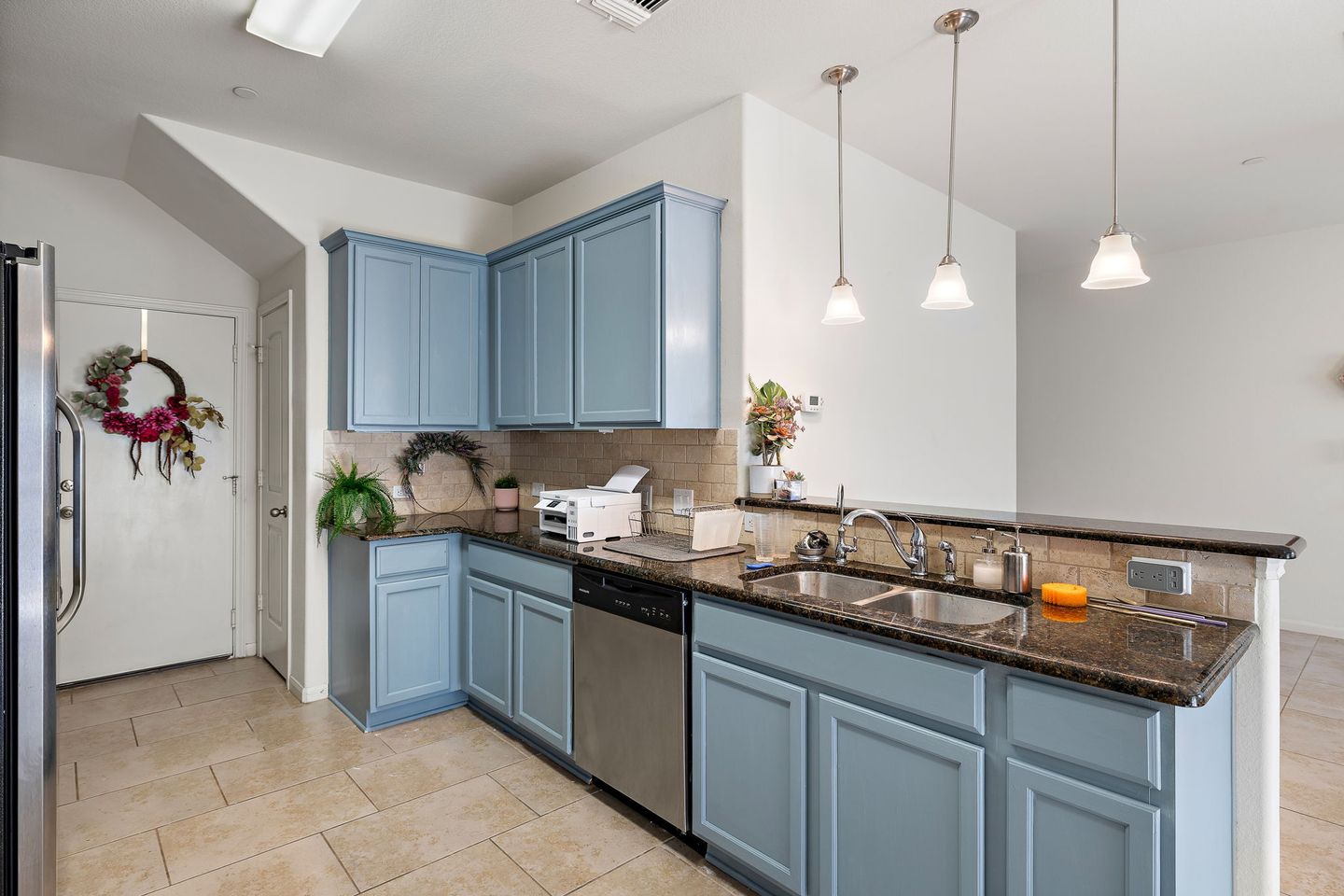 9-web-or-mls-1620-bryant-dr-303-kcp-062625---81.jpg