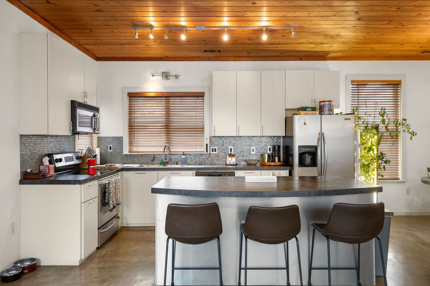 9-web-or-mls-1813-waterston-ave-kcp-022125---85.jpg