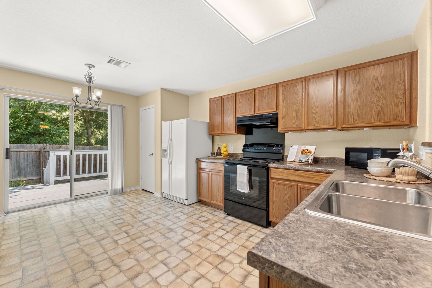 9-web-or-mls-2125-nogales-trail-(23-of-24).jpg
