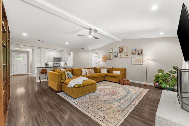 9-web-or-mls-2602-gettysburg-dr-(12-of-25).jpg