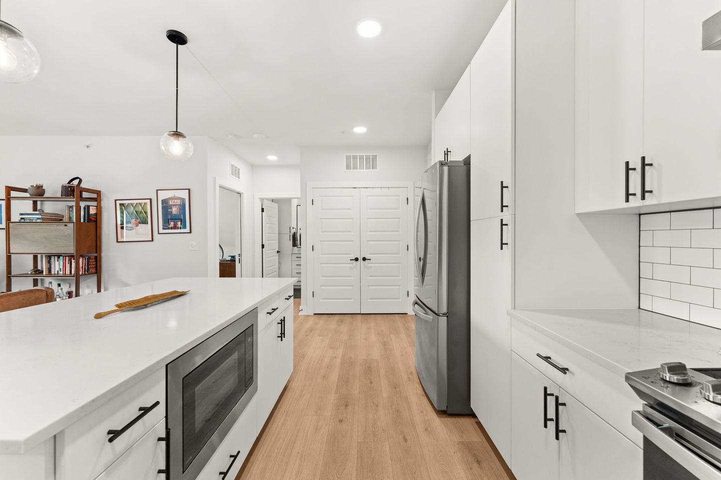 9-web-or-mls-3101-govalle-ave-215-4.jpg