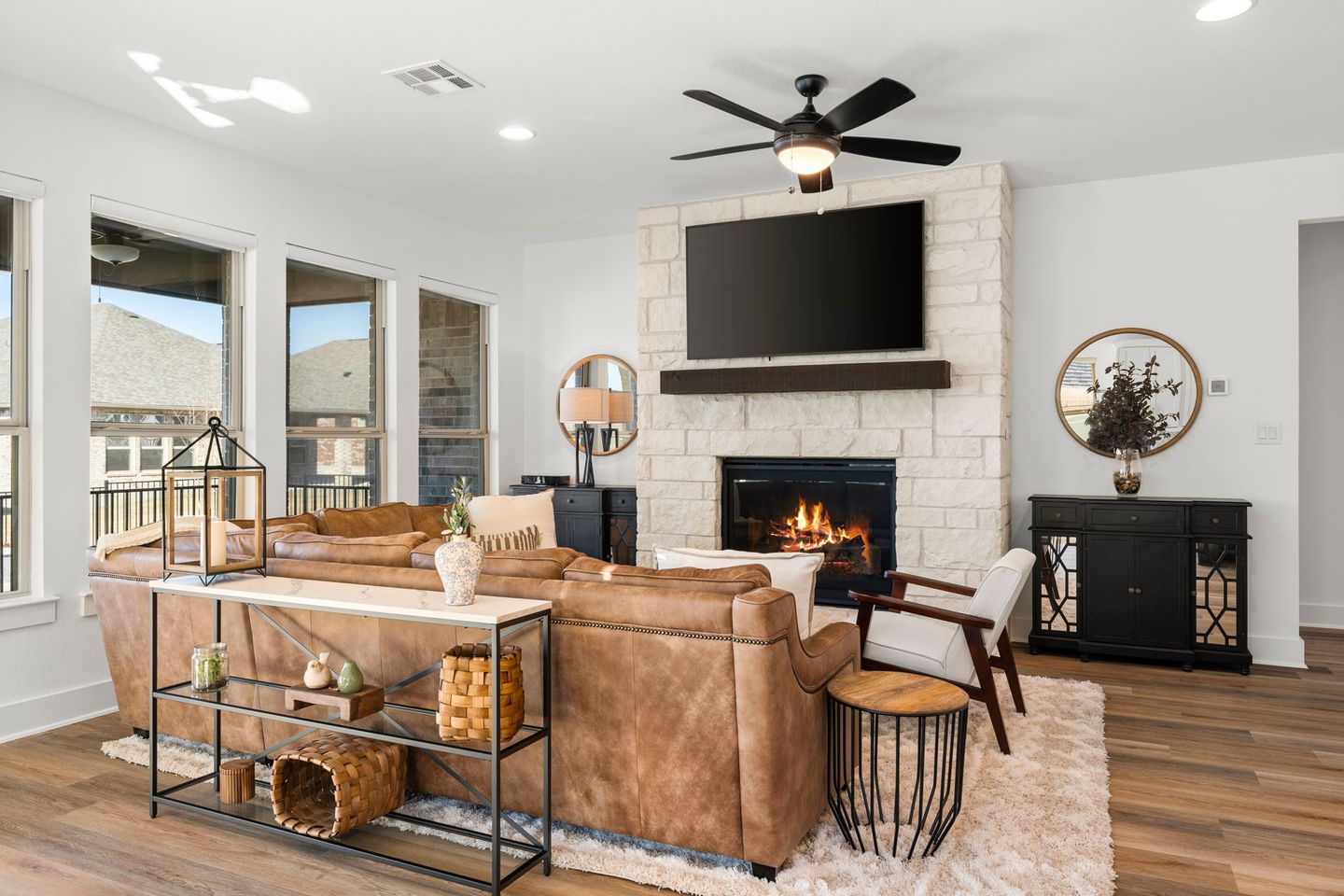 9-web-or-mls-3234-amore-way-(16-of-30).jpg