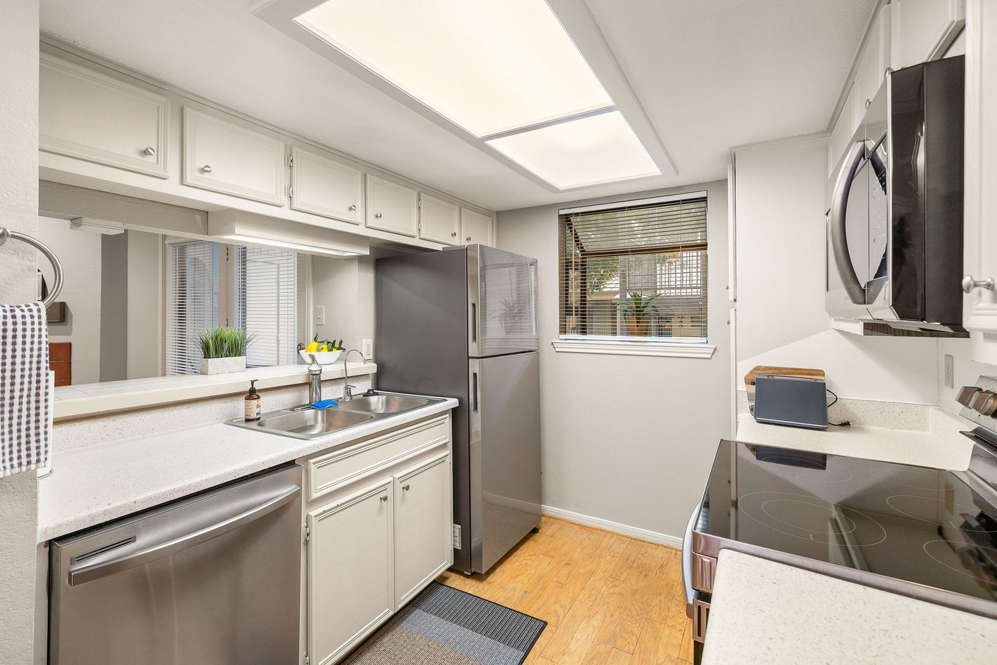 9-web-or-mls-3840-far-w-blvd-221-kcp-032725---97.jpg